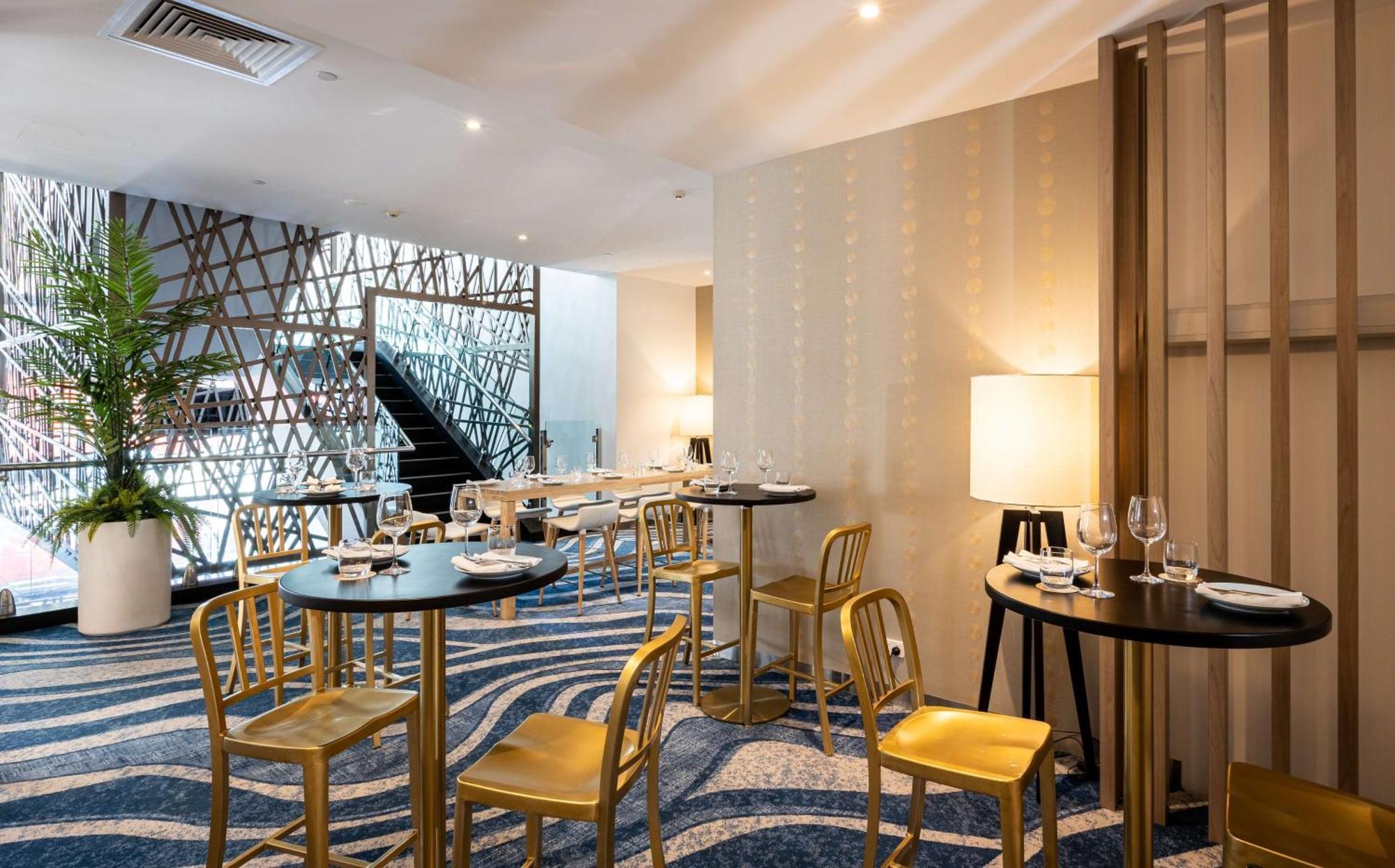 Hilton Surfers Paradise Hotel & Residences Gold Coast Exterior photo The lounge at the airport